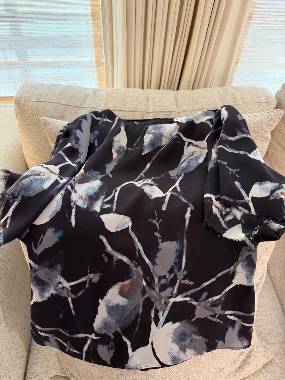 Reiss Black Abstract Floral Fringed Short-Sleeve Blouse